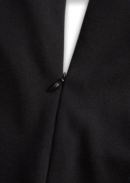 Naomi | Vestido negro refinado